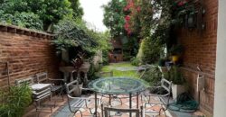Excelente dúplex en venta de 4 ambientes con garaje y jardín sobre Cosquín al 4500