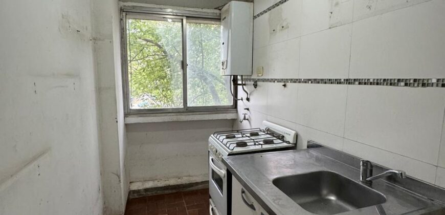 DEPARTAMENTO TRES AMBIENTES EN VENTA EN LUGANO I Y II EDIFICIO 131