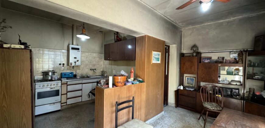 CASA EN VENTA ECHEANDIA 6700 31 METROS DE FONDO