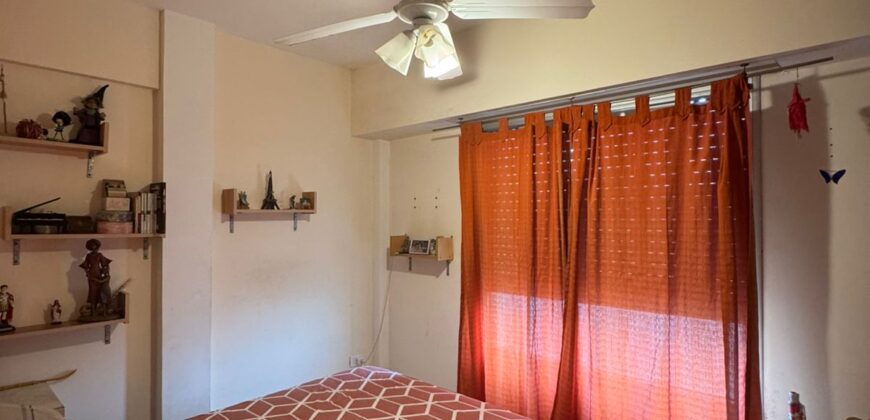 Departamento Tres Ambientes con Balcón en Venta en Parque Avellaneda