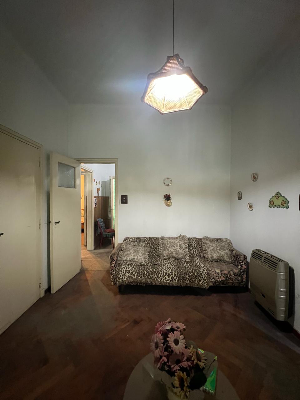 CASA EN VENTA EN VILLA LUGANO 43 METROS DE FONDO
