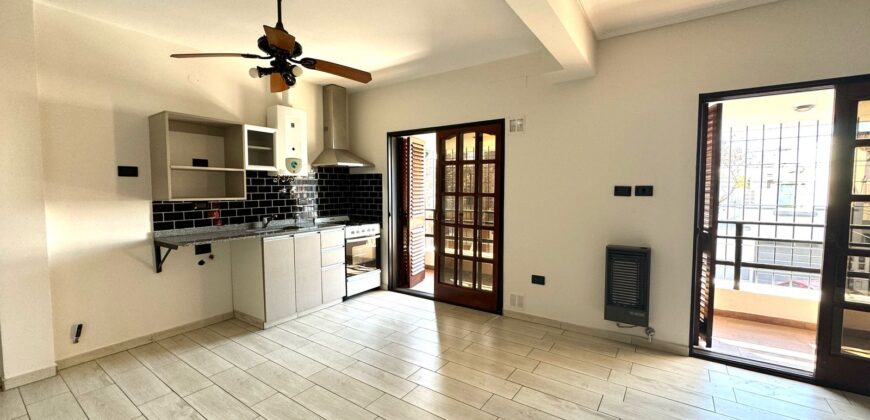 PH DOS AMBIENTES DIVISIBLE CON PATIO Y BALCON EN VENTA