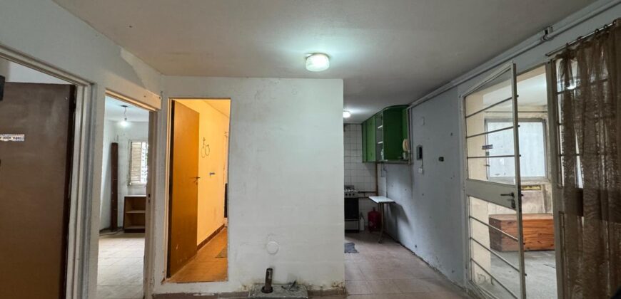 Bº Piedrabuena Escalera 39 Tres ambientes