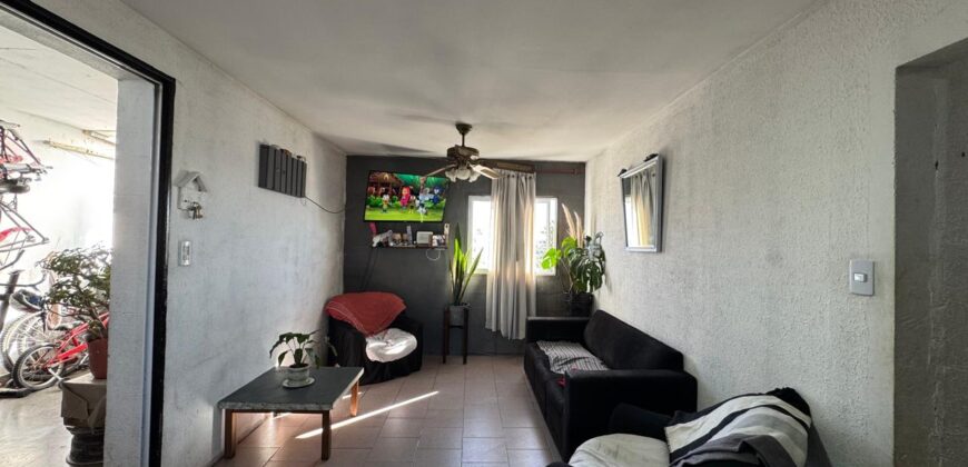 BARRIO PIEDRABUENA ESCALERA 45A CUATRO AMBIENTES