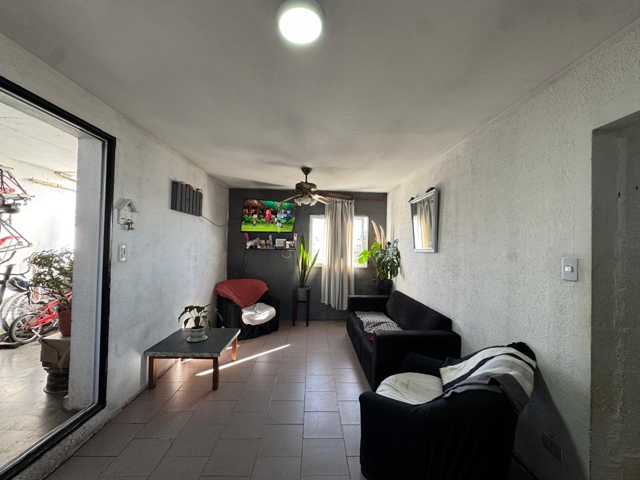 BARRIO PIEDRABUENA ESCALERA 45A CUATRO AMBIENTES