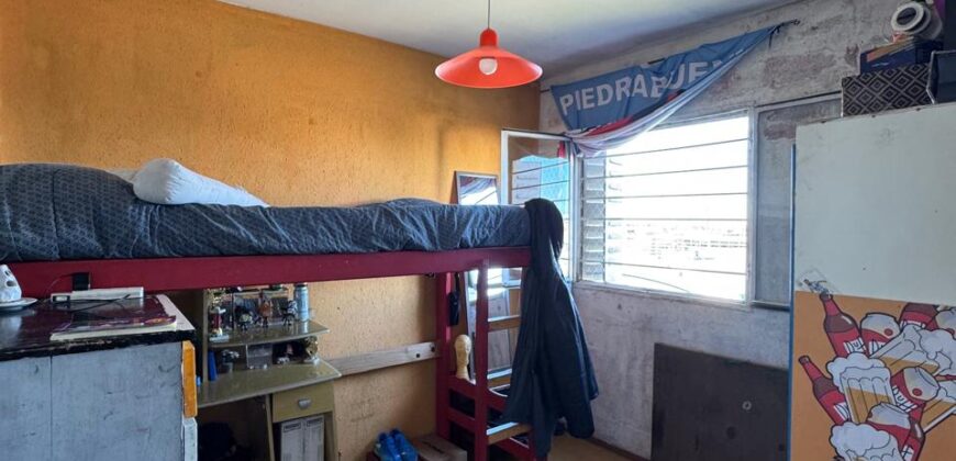 BARRIO PIEDRABUENA ESCALERA 45A CUATRO AMBIENTES
