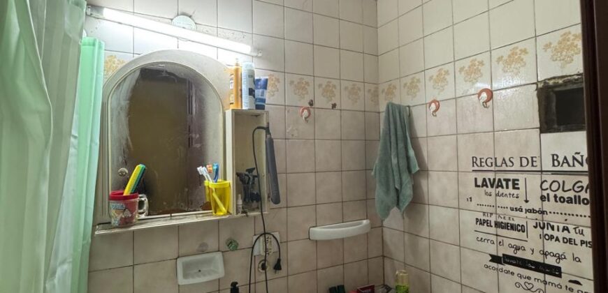 Tres ambientes en planta baja en venta, Lugano 1 y 2