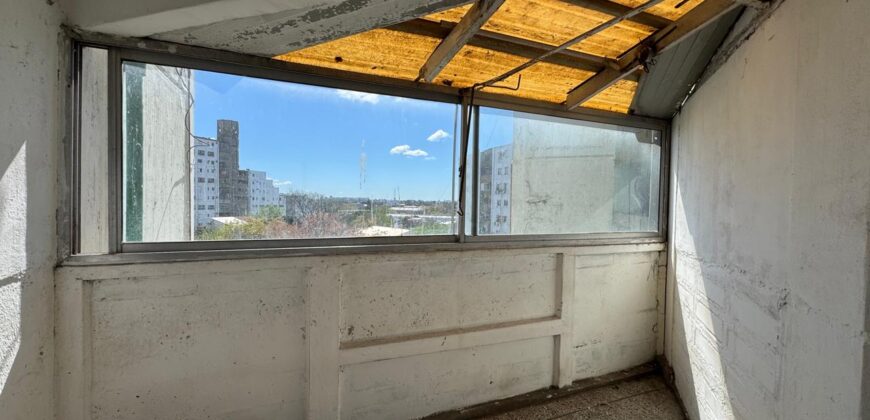 Bº Piedrabuena, Tres ambientes en venta. Escalera 10 A