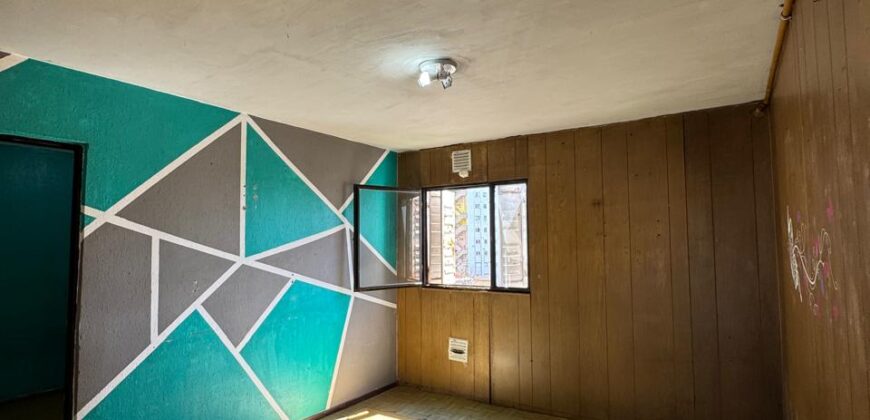 Bº Piedrabuena, Tres ambientes en venta. Escalera 10 A