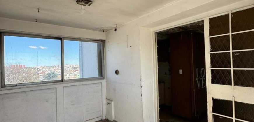 Bº Piedrabuena, Tres ambientes en venta. Escalera 10 A