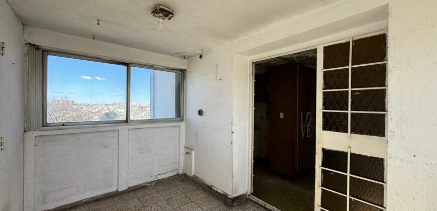 Bº Piedrabuena, Tres ambientes en venta. Escalera 10 A