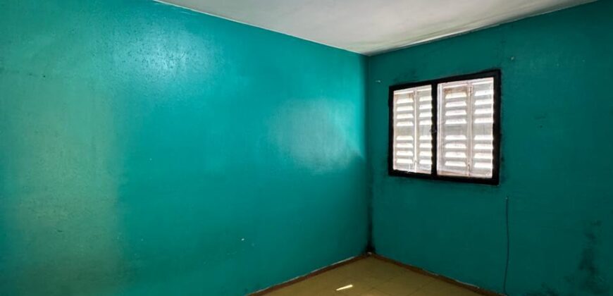 Bº Piedrabuena, Tres ambientes en venta. Escalera 10 A