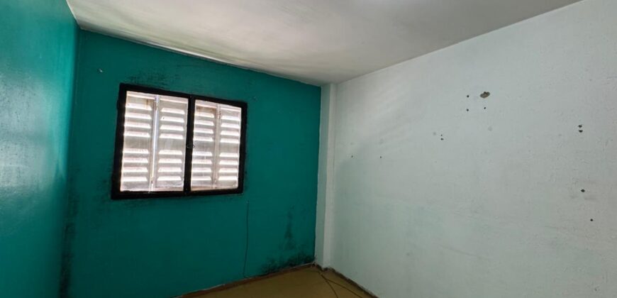 Bº Piedrabuena, Tres ambientes en venta. Escalera 10 A