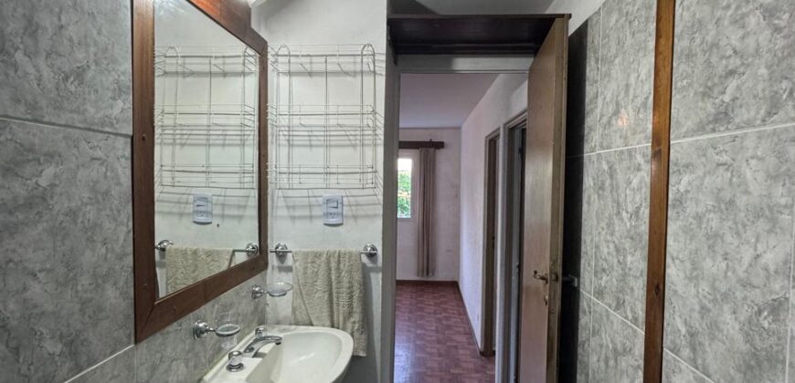 Bº Piedrabuena Esc. 48A Tres ambientes