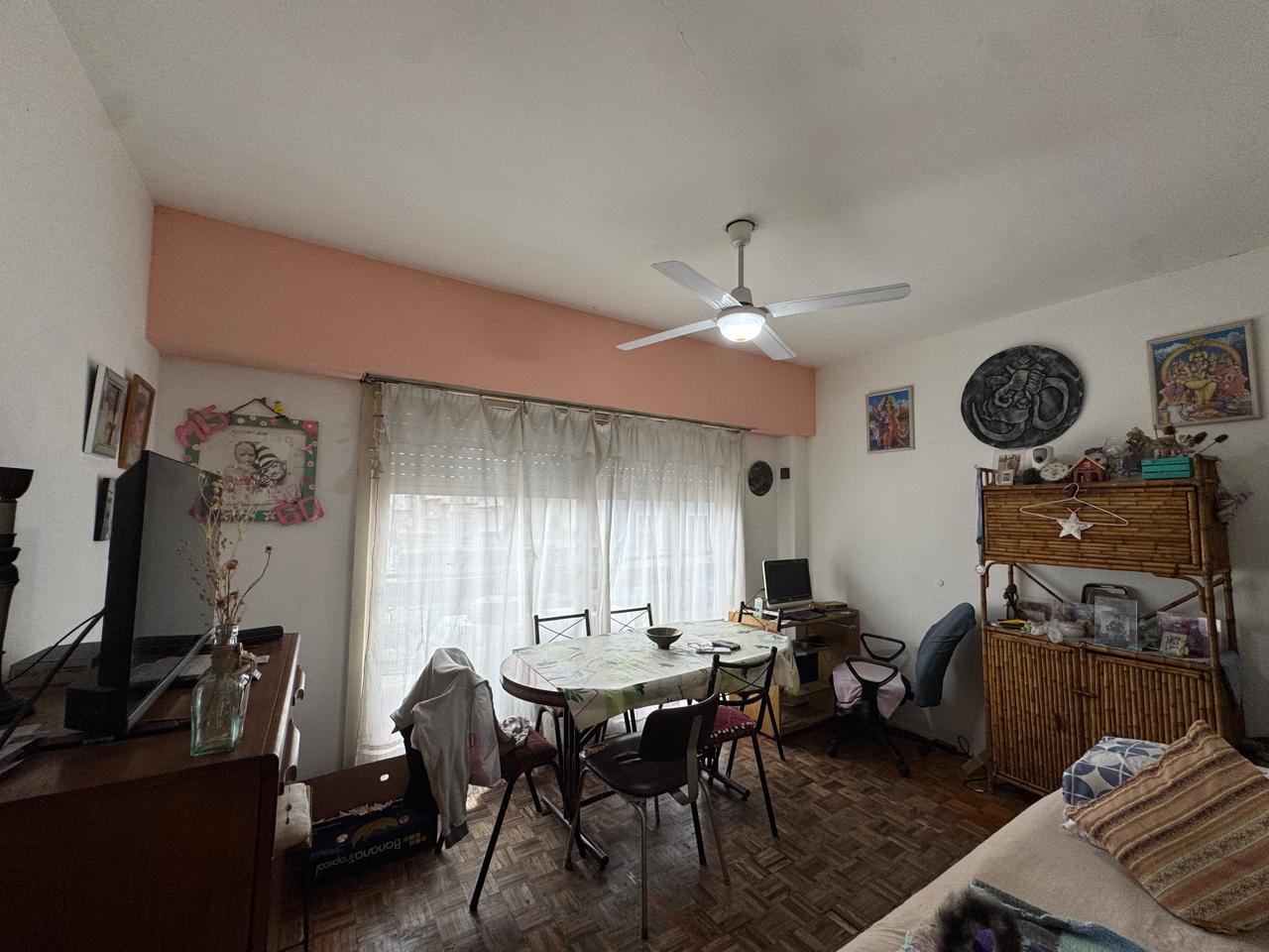 Dos ambientes en venta en Villa Crespo con balcón