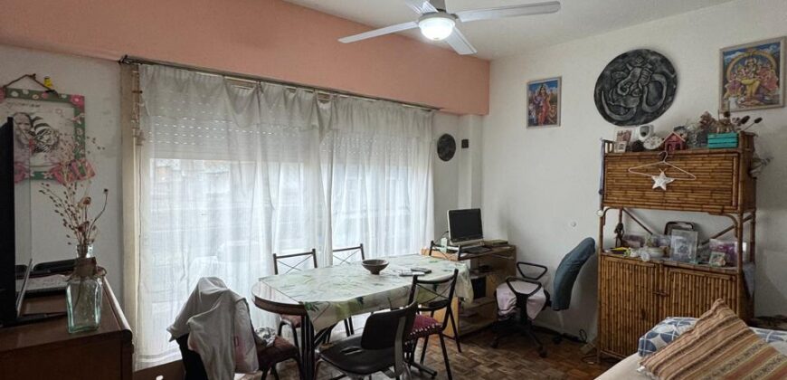 Dos ambientes en venta en Villa Crespo con balcón