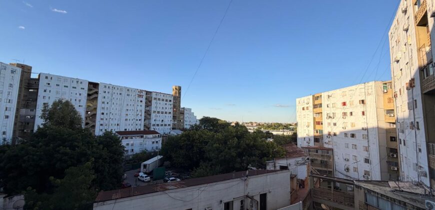 Bº Piedrabuena, Tres ambientes en venta. Escalera 10 A