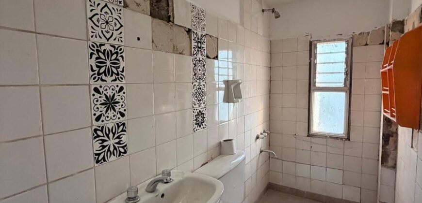 Bº Piedrabuena, Tres ambientes en venta. Escalera 10 A