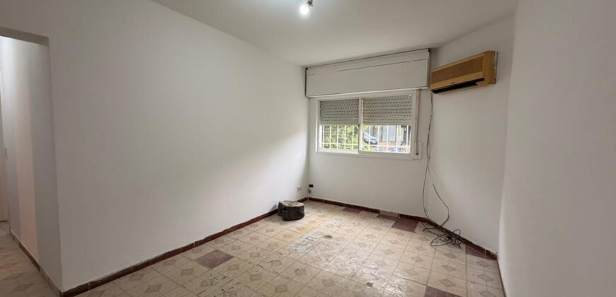 Tres ambientes en planta baja en venta, Lugano 1 y 2