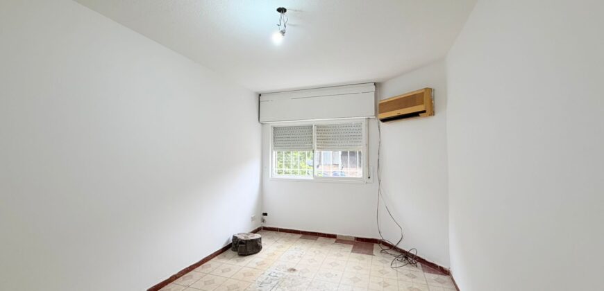 Tres ambientes en planta baja en venta, Lugano 1 y 2