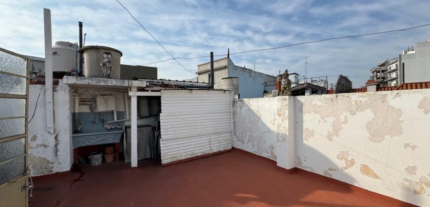 PH DE TRES AMBIENTES EN VENTA EN FLORES CON TERRAZA