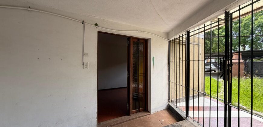 Bº Piedrabuena EN VENTA 5 AMBIENTES EN PLANTA BAJA