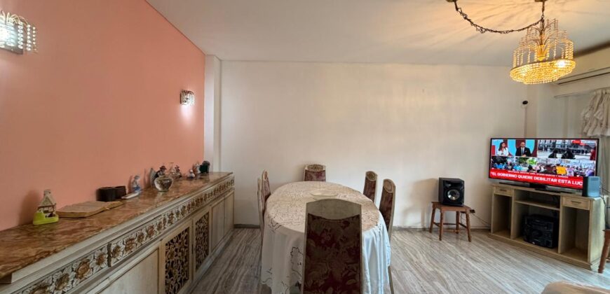 Cuatro ambientes con balcón al frente en venta en Paternal