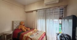 Cuatro ambientes con balcón al frente en venta en Paternal