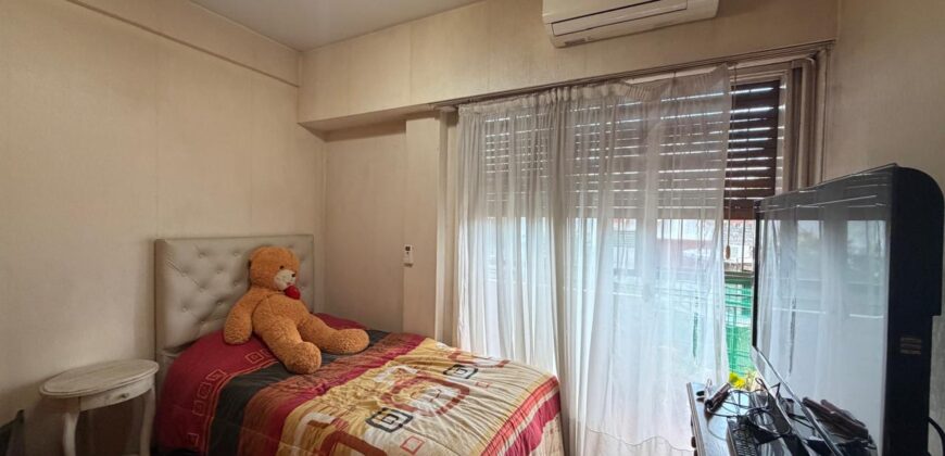 Cuatro ambientes con balcón al frente en venta en Paternal