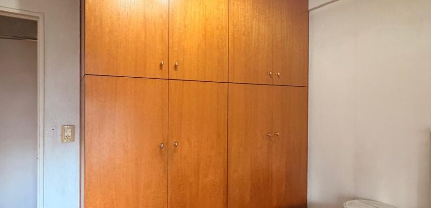 Cuatro ambientes con balcón al frente en venta en Paternal