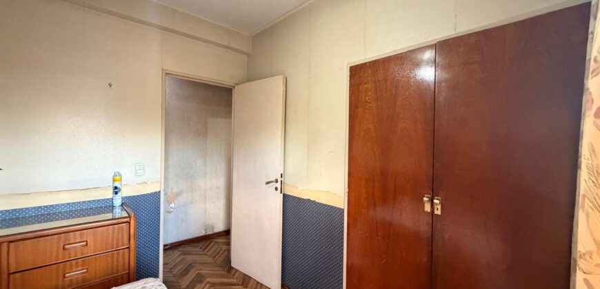 Cuatro ambientes con balcón al frente en venta en Paternal