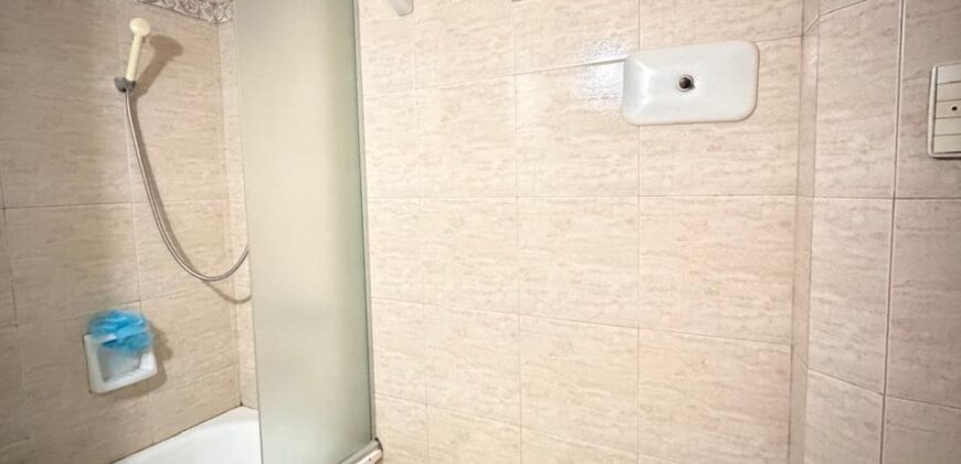 Cuatro ambientes con balcón al frente en venta en Paternal