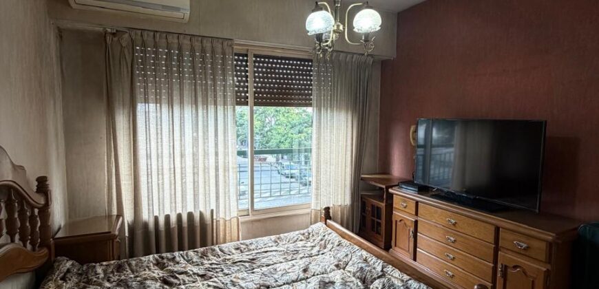 Cuatro ambientes con balcón al frente en venta en Paternal