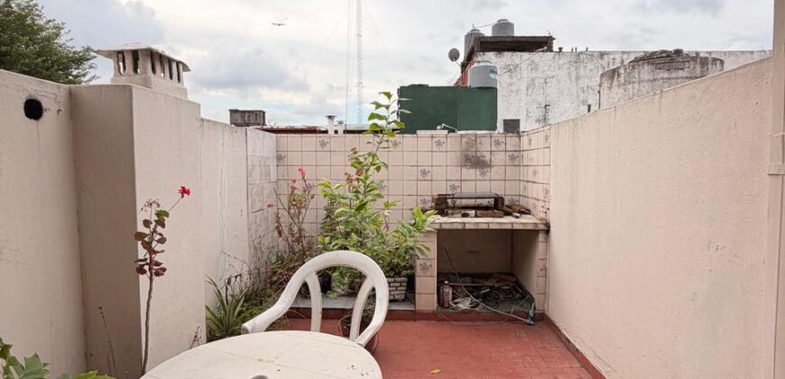 Dos departamentos y dos locales en venta en Villa Lugano! Ideal multifamiliar o inversión