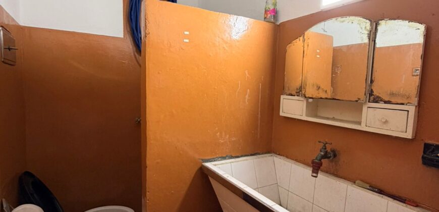 Dos departamentos y dos locales en venta en Villa Lugano! Ideal multifamiliar o inversión