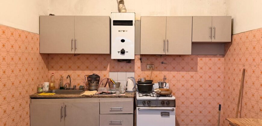 Dos departamentos y dos locales en venta en Villa Lugano! Ideal multifamiliar o inversión