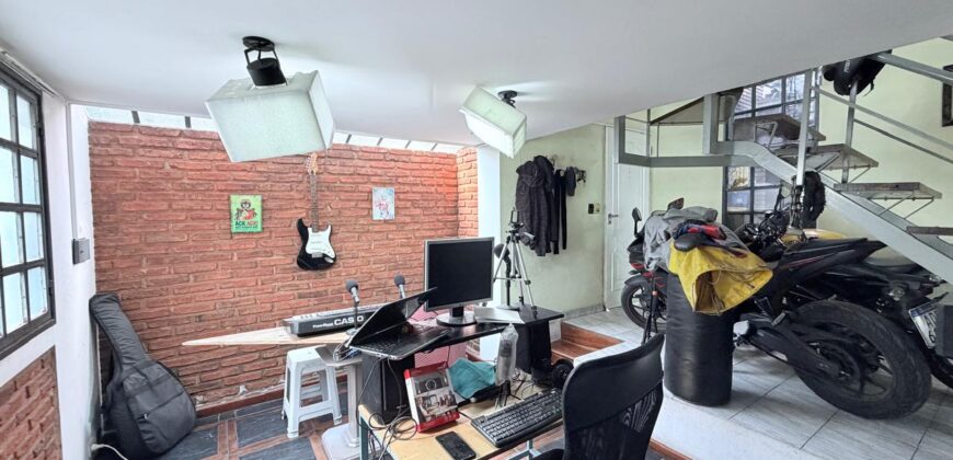 PH tipo casa en venta en Villa Lugano con terraza