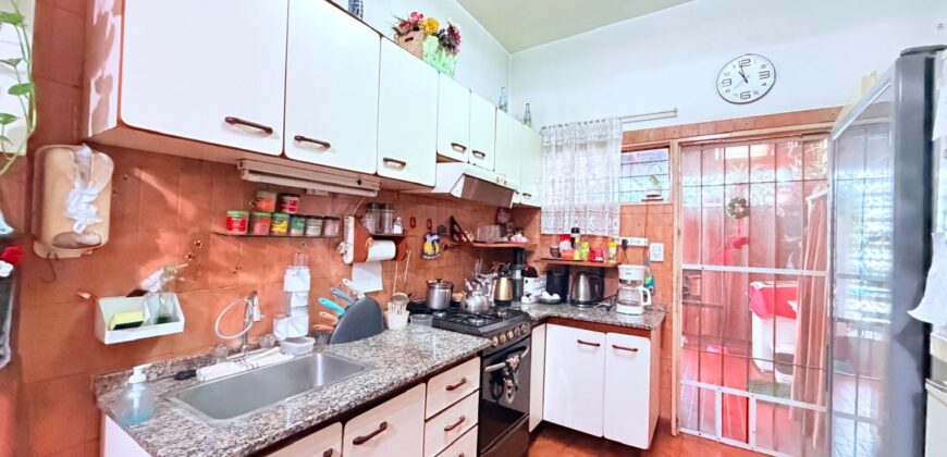 Ph tipo casa en venta en Villa Celina en dos plantas con pileta