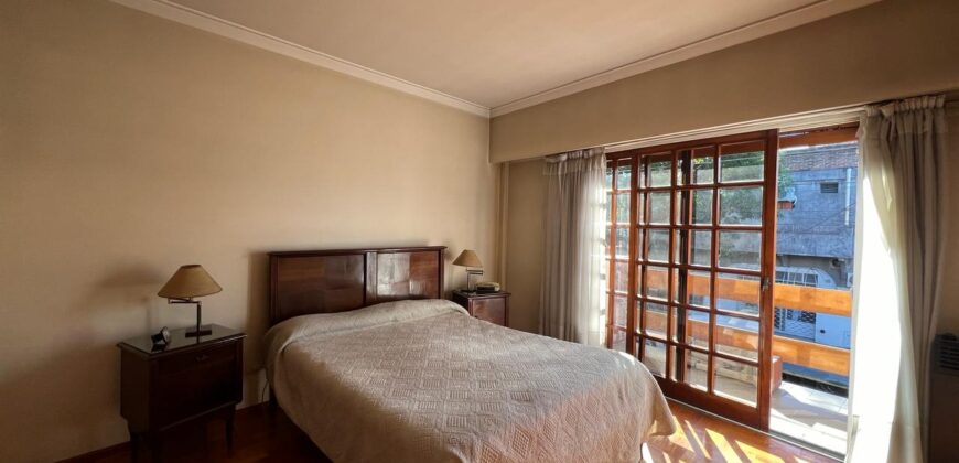 PH TIPO CASA en Venta con Cochera Cubierta, Terraza, Patio y Balcon