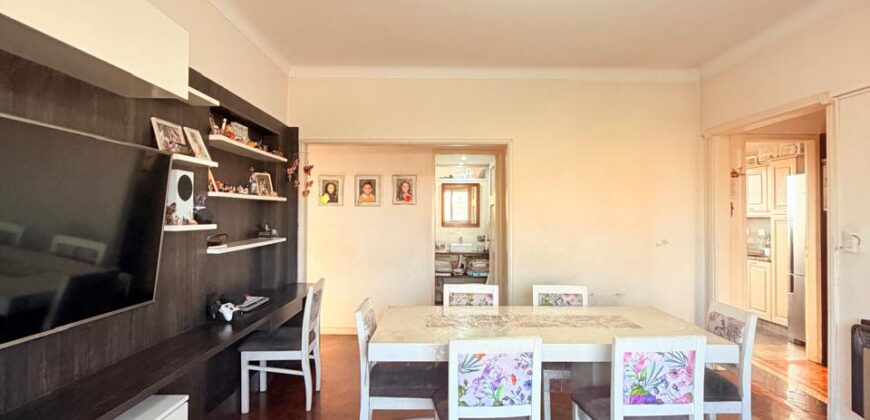Semipiso en venta en Barrio General Paz con balcón y cochera!