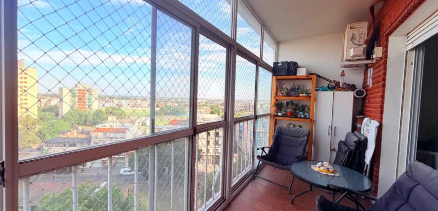 Semipiso en venta en Barrio General Paz con balcón y cochera!