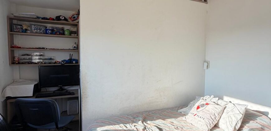 Semipiso en venta en Barrio General Paz con balcón y cochera!