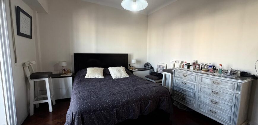 Semipiso en venta en Barrio General Paz con balcón y cochera!