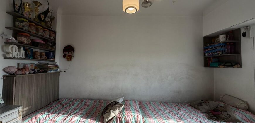 Semipiso en venta en Barrio General Paz con balcón y cochera!