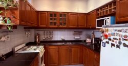 DUPLEX en Venta en Tres Plantas con Pileta, Cochera y Patio