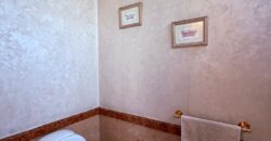 DUPLEX en Venta en Tres Plantas con Pileta, Cochera y Patio