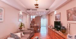 DUPLEX en Venta en Tres Plantas con Pileta, Cochera y Patio