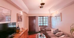 DUPLEX en Venta en Tres Plantas con Pileta, Cochera y Patio