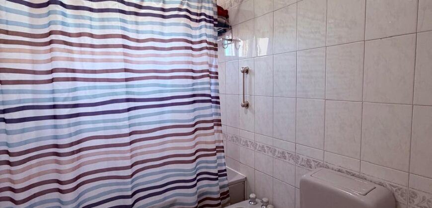 DUPLEX en Venta en Tres Plantas con Pileta, Cochera y Patio