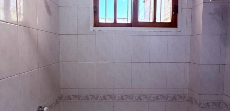 DUPLEX en Venta en Tres Plantas con Pileta, Cochera y Patio